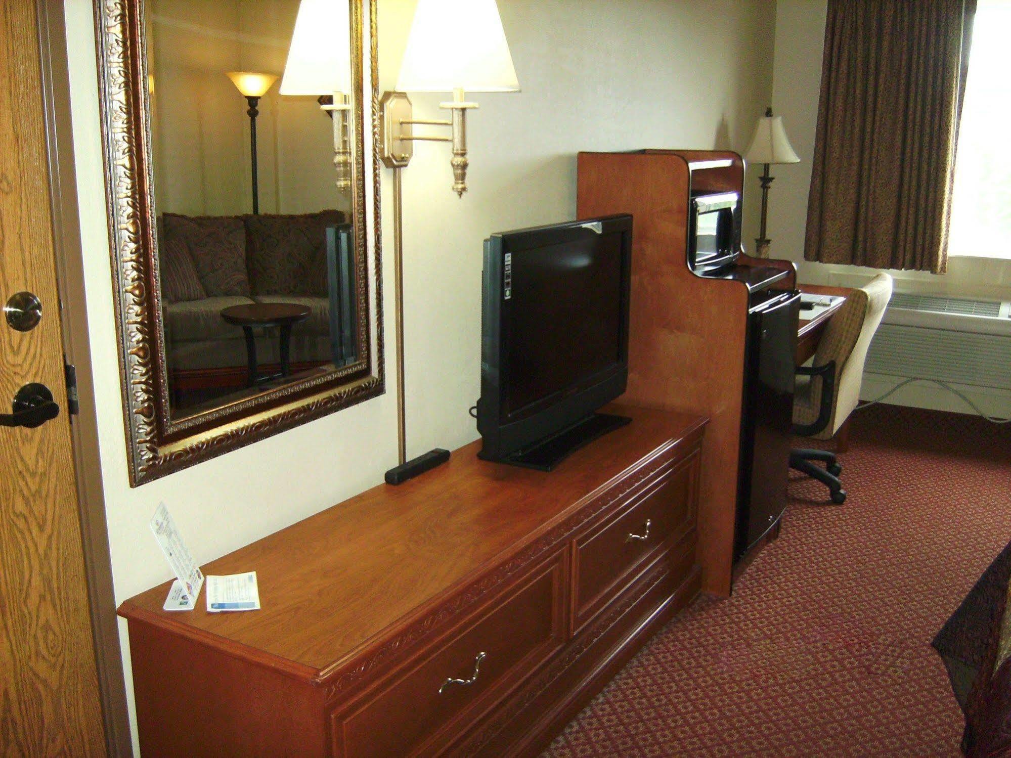 All American Inn & Suites Бренсън Екстериор снимка